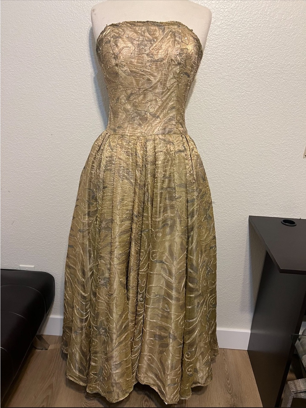 Strapless Gold Evening Dress Costumade